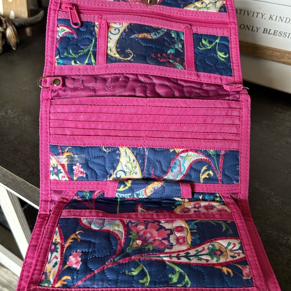 Crossbody - Picture 3 of 6